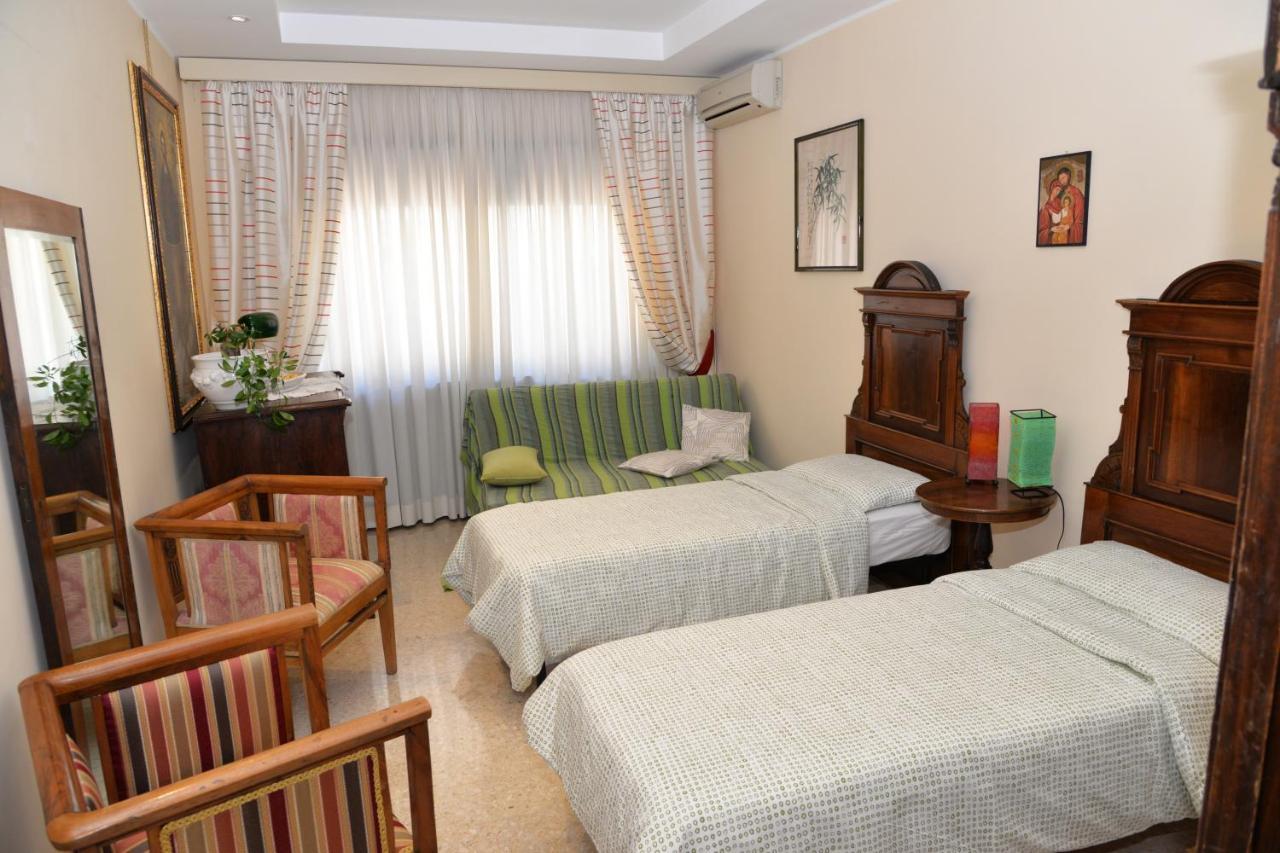 Friendly House Rome Villa ภายนอก รูปภาพ